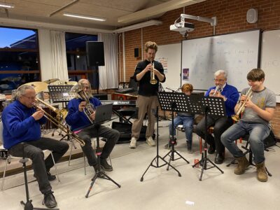 Faxe Blæsere på workshop sammen med Faxe Musikskole 28. februar 2023.